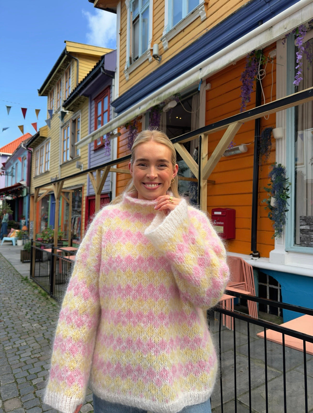 Vårin Sweater - Yarn Kits