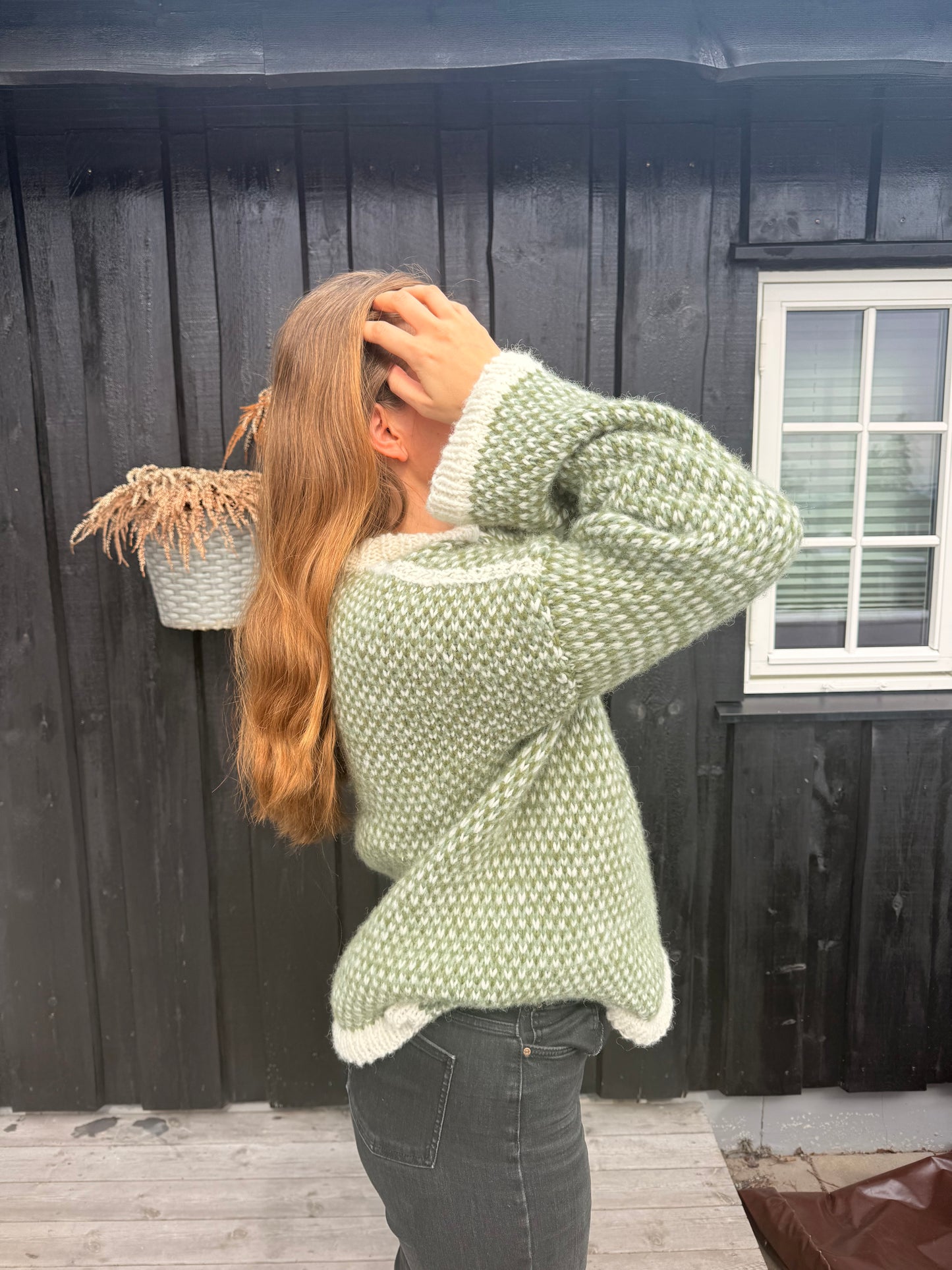 Mentos Sweater (Yarn Kit)