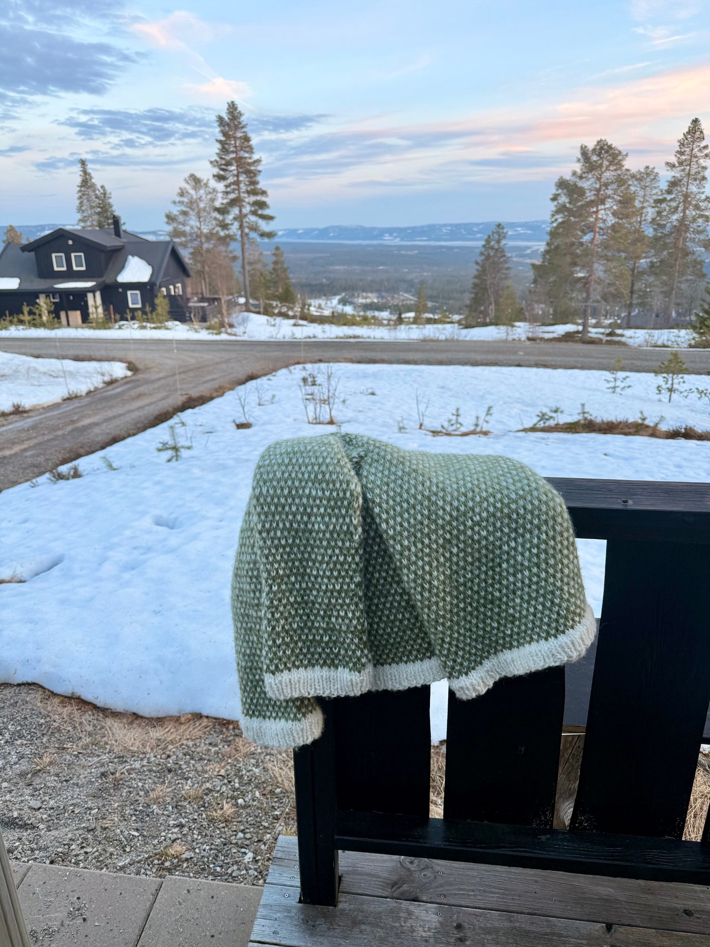 Mentos Sweater (Yarn Kit)