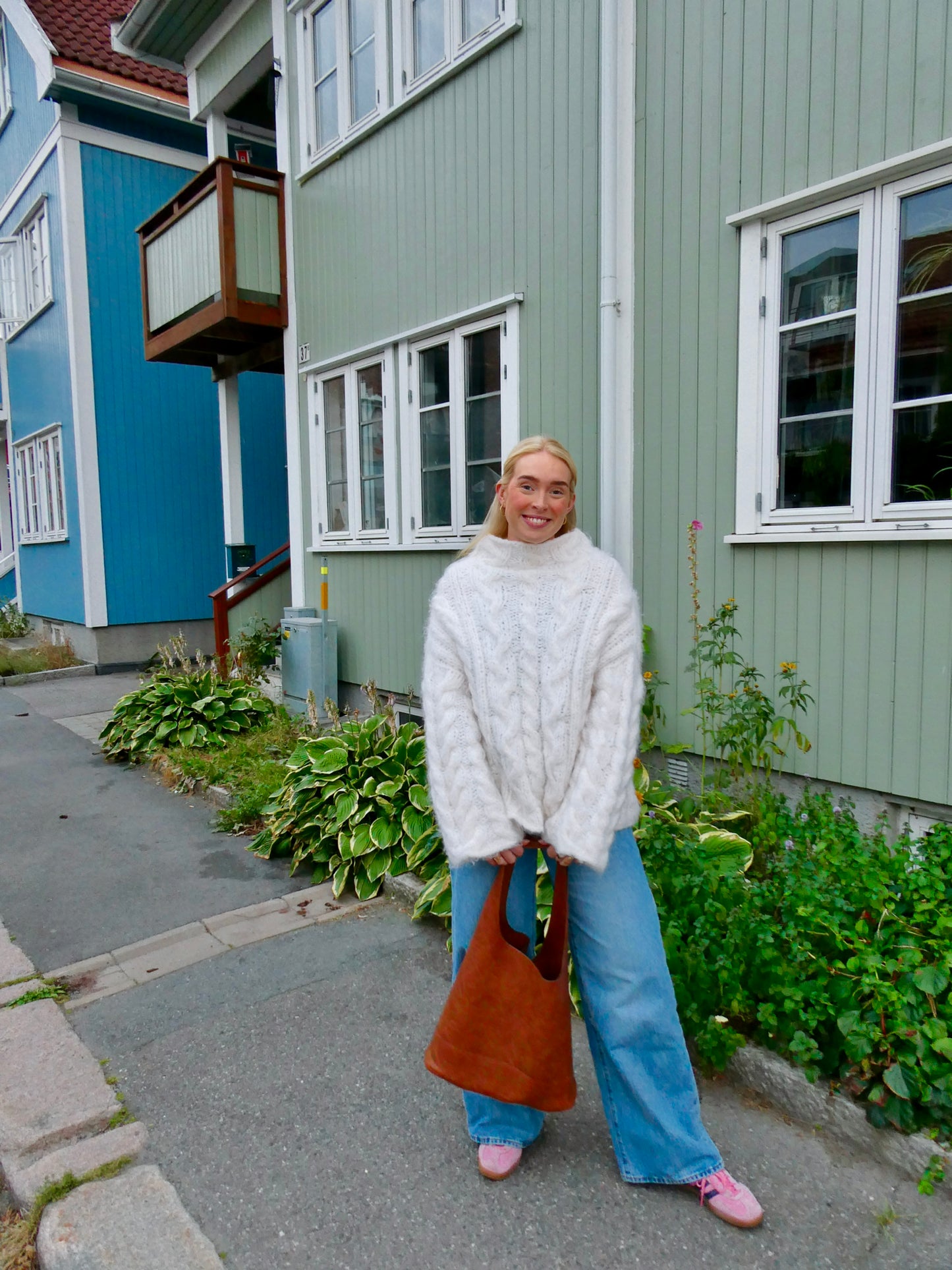 Løkka Sweater - Yarn Kit