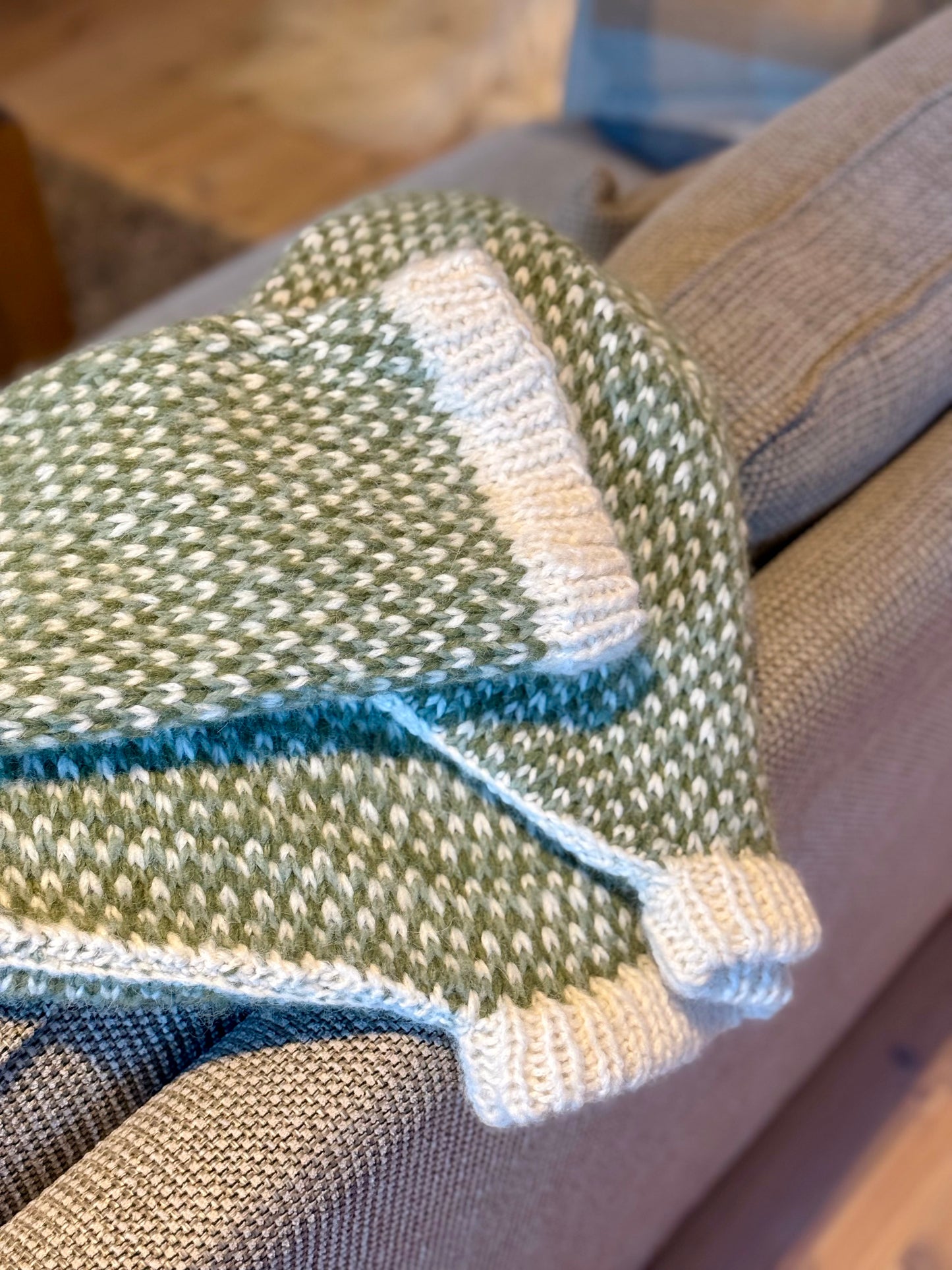 Mentos Sweater (Yarn Kit)