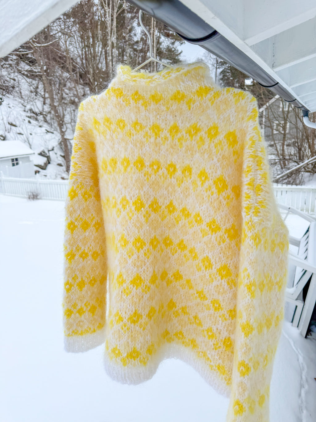 Vårin Sweater easter edition (Yarn Kit)